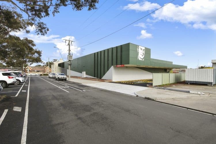 Side View Image of Dan Murphys